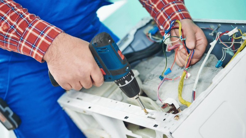 Sarıgöl Amana Amana çamaşır makinesi kart tamiri – Su almama arızası orijinal parça ile giderildi. - Teknik servis örneği